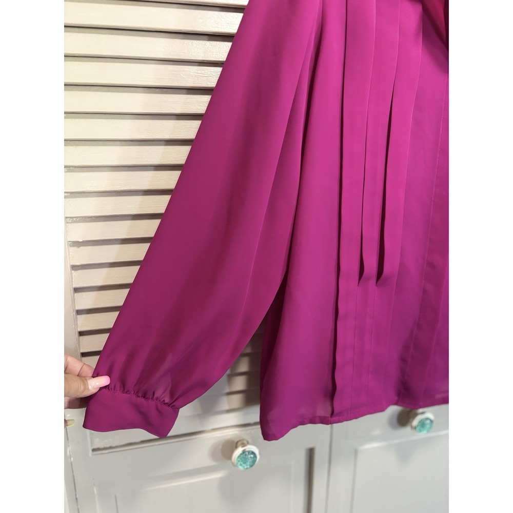 La Blouse Chiffon Pleated Long Sleeve Button Up Blouse Size 12 Cuff Darted Back - Picture 3 of 6
